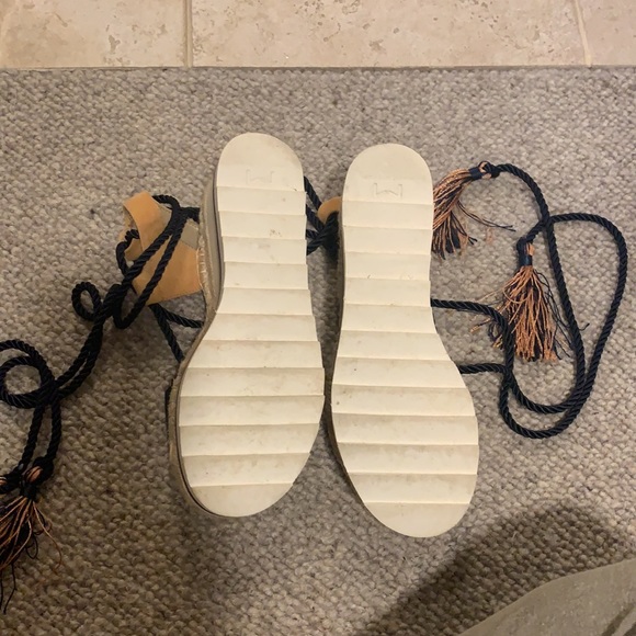 Marc Fisher ankle lace flat form - Picture 3 of 5